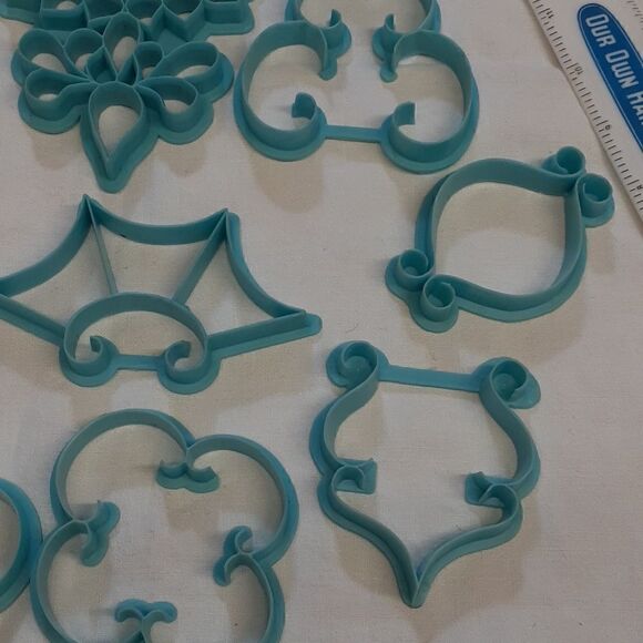 Wedding cake fondant cutters 1972, 10 Piece Lot Vintage Wilton - Picture 3 of 6